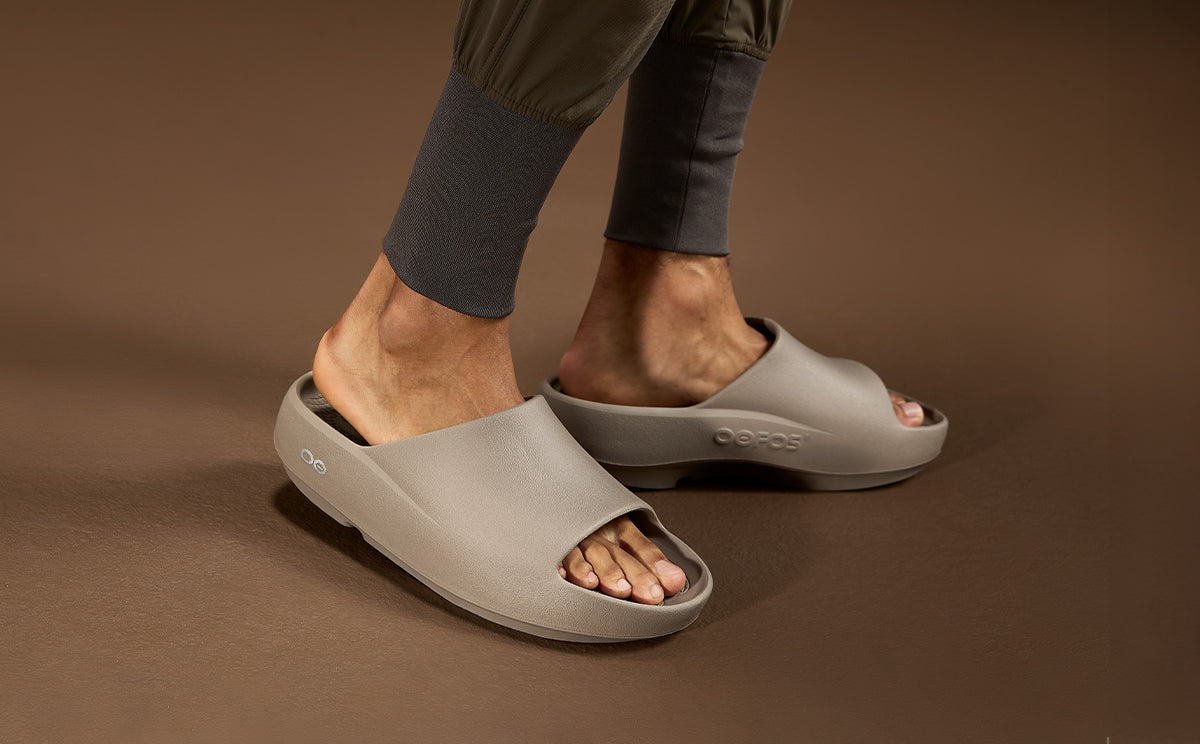 mens-ooahh-plus-slide-sandal-driftwood-09-09-M_OOahhPLUS_Driftwood Men's OOahh PLUS Slide Sandal - Driftwood